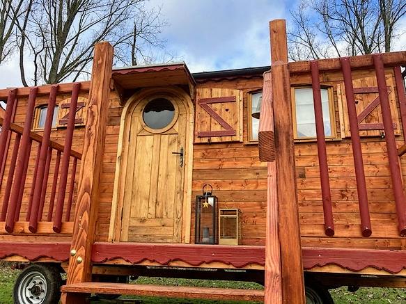Belle roulotte pour deux personnes idéale pour passer un week-end en amoureux.