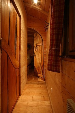 Couloir de la roulotte.
