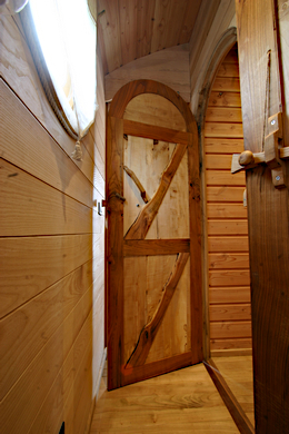 Accès au sanitaire.