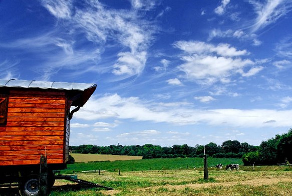 Vue extérieure de la roulotte.