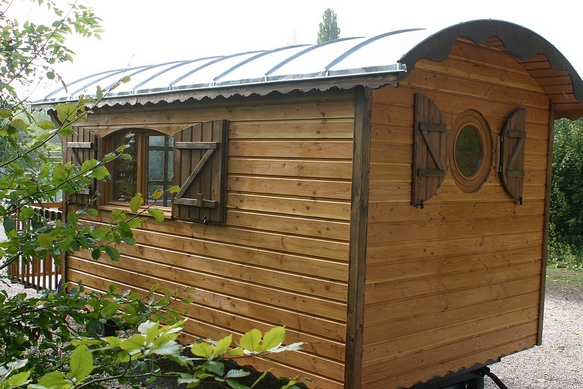 Roulotte de jardin sans équipement.