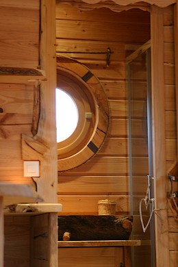 Roulotte près de Estagel dans les pyrénées orientales.