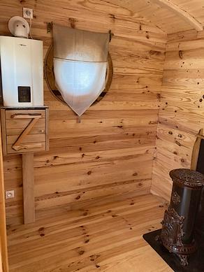 Intérieur de la roulotte aménagée près de Bruxelles.