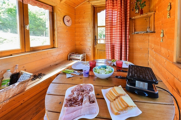 Roulotte dans les hautes Alpes.