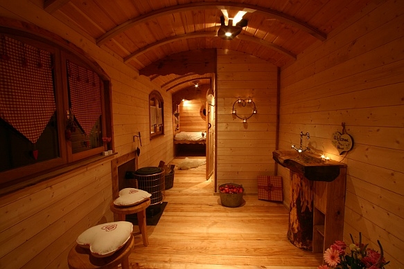 Séjour de la roulotte non équipé