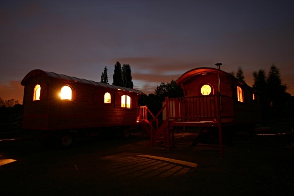 Roulotte vue de nuit.