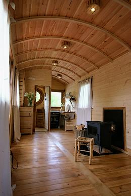 Roulotte avec son plancher en Merisier