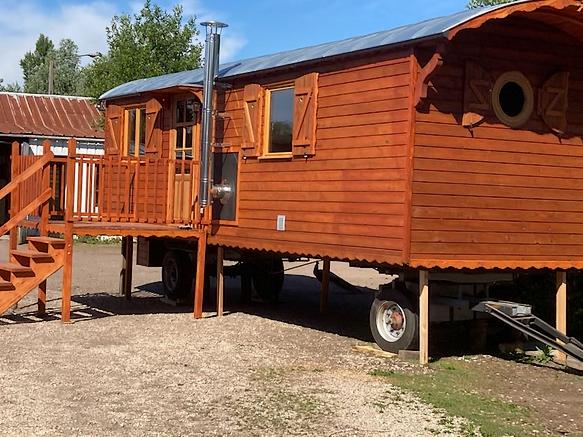 Roulotte qui se situe près du plateau de Millevaches.