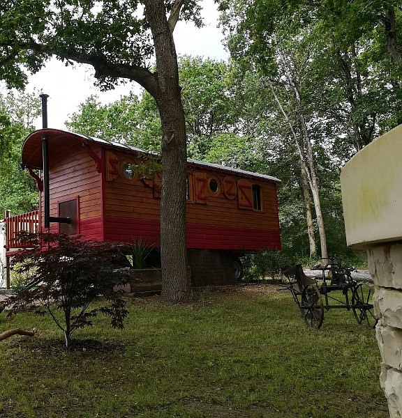 Roulotte à Saint Laurent de La Prée. 