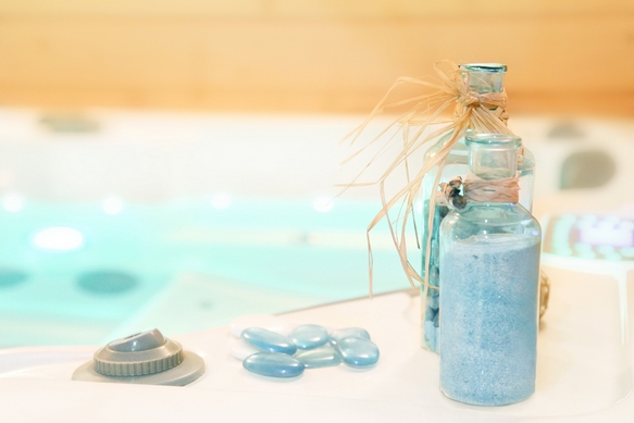 Roulotte spa bien être bleu lagon.