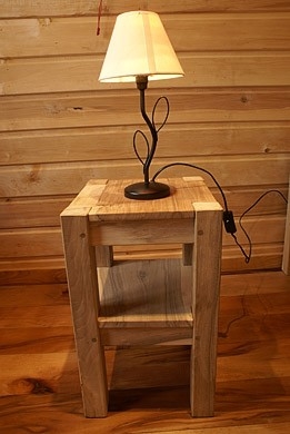 Table chevet roulotte