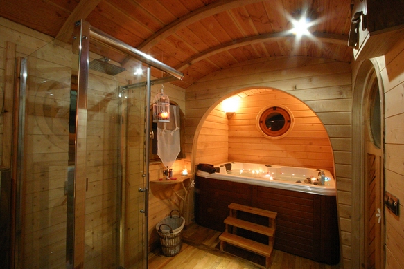 roulotte spa avec sauna et jacuzzi